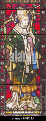 ROME, ITALIE, le 9 mars. 2016 : Le saint Thomas Becket (du Canterbury) sur le vitrail de l'église anglicane All Saints' par la atelier Clayton et Hall Banque D'Images