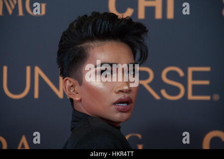 Pasay City, Philippines. 29 janvier, 2017. Rock Bretman pose pour les caméras à la SMX à Pasay. Miss Univers VIP's marchait le tapis rouge à la SMX à Pasay un jour avant le couronnement. Crédit : J Gerard Seguia/Pacific Press/Alamy Live News Banque D'Images