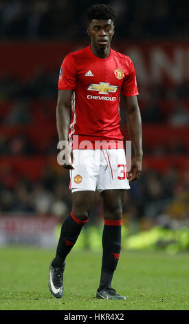 Axel Manchester United, Tuanzebe au cours de l'unis en FA Cup, quatrième match à Old Trafford, Manchester. ASSOCIATION DE PRESSE Photo. Photo Date : Dimanche 29 Janvier, 2017. Voir l'ACTIVITÉ DE SOCCER histoire Man Utd. Crédit photo doit se lire : Martin Rickett/PA Wire. RESTRICTIONS : EDITORIAL N'utilisez que pas d'utilisation non autorisée avec l'audio, vidéo, données, listes de luminaire, club ou la Ligue de logos ou services 'live'. En ligne De-match utilisation limitée à 75 images, aucune émulation. Aucune utilisation de pari, de jeux ou d'un club ou la ligue/dvd publications. Banque D'Images