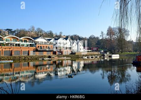 Riverside Apartments at Richmond on Thames Surrey UK Banque D'Images