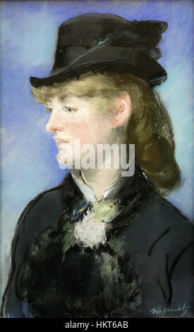 Cette étude d’Edouard Manet capture une barmaid dans le célèbre café parisien, le Bar des Folies Bergère. Connue pour son style moderniste, la peinture explore l’interaction entre le sujet et le spectateur, en utilisant des coups de pinceau audacieux et un miroir réfléchissant qui ajoute de la profondeur à la scène. Banque D'Images