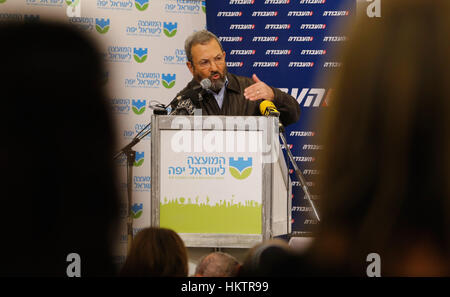 Tel Aviv, Israël. 29 janvier, 2017. L'ancien Premier ministre israélien Ehud Barak parle lors d'une manifestation du parti à Tel Aviv, Israël. Credit : Gil Cohen Magen/Xinhua/Alamy Live News Banque D'Images