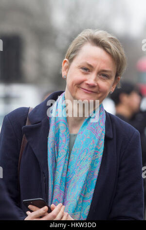 Londres, Royaume-Uni. Jan 30, 2017. L'ancien secrétaire du Travail de l'ombre Accueil Yvette Cooper qui est le conjoint d'Ed Balls sous le premier ministre Gordon Brown est vu dans Westminster Crédit : amer ghazzal/Alamy Live News Banque D'Images