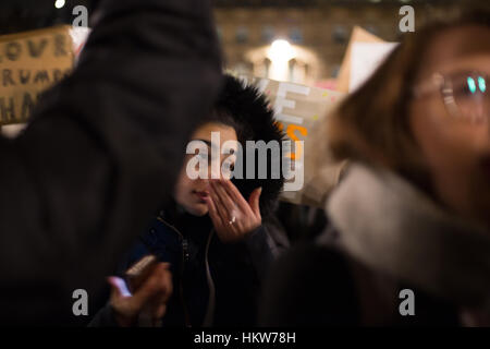 Glasgow, Royaume-Uni. Jan 30, 2017. Protestation contre les politiques et présidence de Donald Trump, président des États-Unis d'Amérique, à George Square, Glasgow, Ecosse, le 30 janvier 2017. Crédit : Jeremy sutton-hibbert/Alamy Live News Banque D'Images