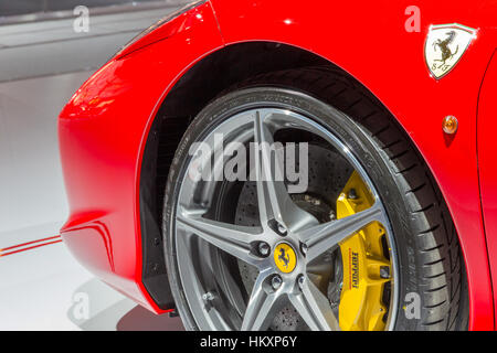 AMSTERDAM - 16 avril 2015 : Ferrari 458 Spider fermer jusqu'à l'AutoRAI 2015. La 458 a remplacé la Ferrari F430 en 2009 et est maintenant remplacé par le FERR Banque D'Images