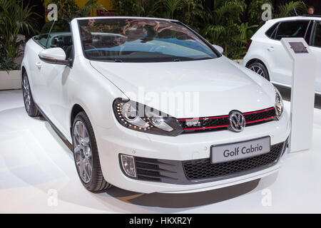 AMSTERDAM - 16 avril 2015 : nouvelle Volkswagen Golf GTI Cabriolet voiture à l'AutoRAI 2015. Banque D'Images