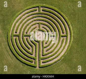 En Labyrinthe Labyrinthe, prairie, haie, Sauerland Winterberg, Rhénanie du Nord-Westphalie, Allemagne Banque D'Images