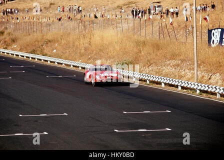 1965 Mike d'Udy GO Ferrari 250GTO Coppa Citta di Enna Sicile 7e FL Banque D'Images