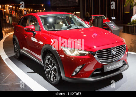 Bruxelles - 12 jan 2016 : 2016 Mazda CX-3 multisegment compacte sur l'affichage à l'Automobile de Bruxelles. Banque D'Images