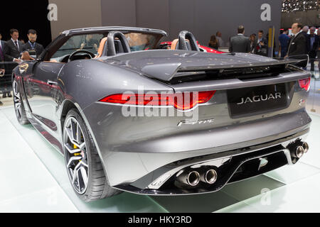 Genève, Suisse - 1 mars 2016 : Nouvelles 2017 Jaguar F-type convertible DVS présenté à la 86ème Salon Automobile International de Genève à Palexpo, Genève. Banque D'Images