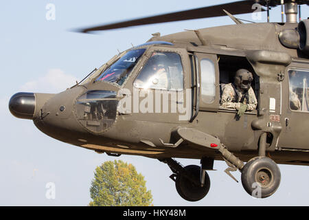 Tombe, Pays-Bas - 17 SEP 2014 : American Black Hawk décolle à l'opération Market Garden Memorial. Market Garden était un grand Allied Banque D'Images