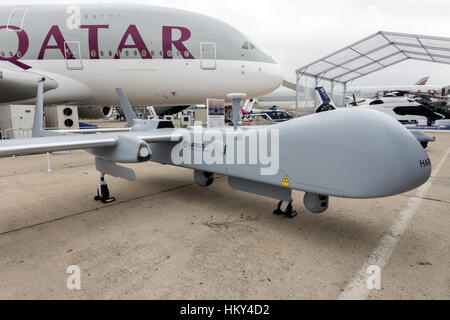 PARIS-LE BOURGET - JUN 18, 2015 : EADS UAV Harfangat la 51e International Paris Air Show. Harfang est une moyenne altitude et longue endurance système UAV dev Banque D'Images