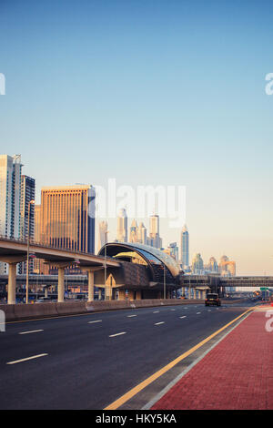 Voir des gratte-ciel de Dubai Marina. JLT, DUBAÏ, ÉMIRATS ARABES UNIS. Banque D'Images