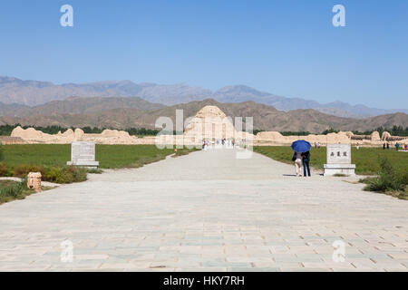 Le chemin vers la tombe n° 3 tombes impériales Xia de l'Ouest. Yinchuan, Ningxia, Chine Banque D'Images