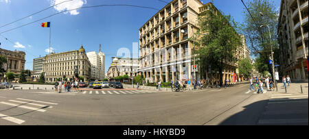 Bucarest, Roumanie - 28 MAI 2016 : Panorama de l'Avenue de la Victoire (Calea Victoriei) Centre-ville de Bucarest. Banque D'Images