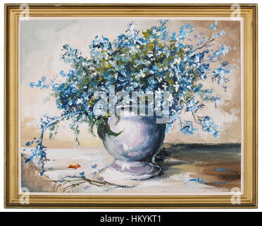 Printemps fleurs bleues ' ne m'oubliez pas" ((Myosotis)) bouquet dans vase en céramique fait main. peinture art huile Cadre en bois simple d'or avec les bords rugueux. Je Banque D'Images