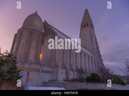 L'Église Hallgrímskirkja à Reykjavik, Islande Banque D'Images