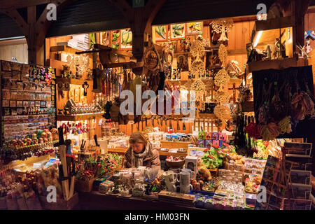 Marché de Noël à la halle aux draps Sukiennice Cracovie Cracovie Pologne Banque D'Images