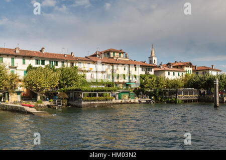 Isola dei Pescatori sur le Lac Majeur près de Stresa en Italie a une ancienne communauté de pêcheurs et abrite encore une cinquantaine de personnes Banque D'Images