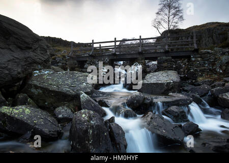 Photographie par © Jamie Callister. Idwal Falls, parc national de Snowdonia, Gwynedd, au nord du Pays de Galles, 28 janvier 2017. Banque D'Images