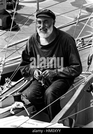 AJAXNETPHOTO. 5ème Juin, 1976. PLYMOUTH, en Angleterre. - 1976 - OSTAR VAL HOWELLS (GBR) SKIPPER D'UNIBRAS BRYTHON. photo:JONATHAN EASTLAND/AJAX REF:2760506 17 Banque D'Images