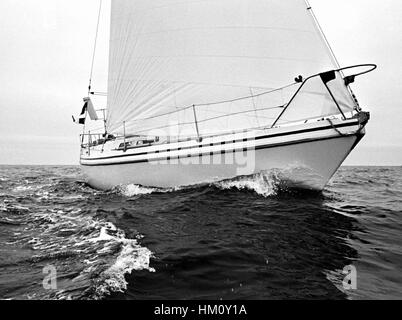 AJAXNETPHOTO. Juin 6th, 1976. PLYMOUTH, en Angleterre. - 1976 - ENTRÉE ALLEMAND OSTAR LILLIAM SKIPPÉ PAR KLAUS SCHRODT. PHOTO:JONATHAN EASTLAND/AJAX REF:2760506 10A Banque D'Images