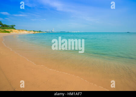 Plage de Sai Thong avec sky, mer à Rayong, Thaïlande Banque D'Images