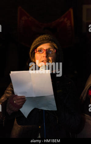 Haut-parleurs et protestataires à l'«démonstration contre l'Atout Interdiction musulmans' Banque D'Images