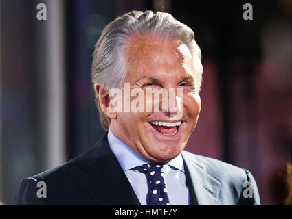 Cologne, Allemagne. Jan 30, 2017. L'acteur George Hamilton à la Lambertz lundi soir à Cologne, Allemagne, 30 janvier 2017. Photo : Henning Kaiser/dpa/Alamy Live News Banque D'Images