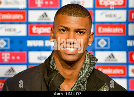 Hambourg, Allemagne. Jan 31, 2017. Le joueur brésilien Walace siège durant une conférence de presse à l'Volksparkstadium à Hambourg, Allemagne, 31 janvier 2017. Photo : Axel Heimken/dpa/Alamy Live News Banque D'Images