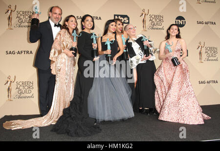 Los Angeles, CA, USA. 29 janvier, 2017. 29 janvier 2017 - Los Angeles, Californie - Nick Sandow, Elizabeth Rodriguez, Selenis Leyva, Diane Guerrero, Jackie Cruz, Lori Petty, Yael Stone. 23e assemblée annuelle des Screen Actors Guild Awards tenue au Shrine Expo Hall. Photo Credit : Crédit : AdMedia AdMedia/ZUMA/Alamy Fil Live News Banque D'Images