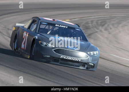 Avondale, USA. Jan 31, 2017. Ryan Blaney prend ses frères du bois à travers la Ford Fusion se transforme au cours d'une pratique à l'essai d'ouverture de Phoenix à Phoenix International Raceway à Avondale, Arizona. Crédit : Walter G Arce Sr Asp Inc/ASP/ZUMA/Alamy Fil Live News Banque D'Images