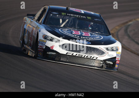 Avondale, USA. Jan 31, 2017. Kevin Harvick (4) prend son Stewart Haas Racing Ford Fusion à travers les virages durant une pratique à l'essai d'ouverture de Phoenix à Phoenix International Raceway à Avondale, Arizona. Crédit : Walter G Arce Sr Asp Inc/ASP/ZUMA/Alamy Fil Live News Banque D'Images