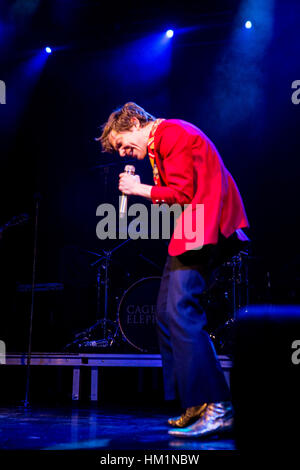 Milan, Italie. 31 janvier, 2017. cage the elephant en concert à fabrique, milan. crédit : Roberto finizio/ alamy live news Banque D'Images