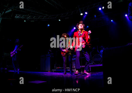 Milan, Italie. 31 janvier, 2017. Cage The Elephant en concert à Fabrique, Milan. Credit : Roberto Finizio/ Alamy Live News Banque D'Images