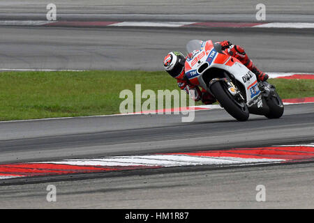 Sepang, en Malaisie. 1er février 2017. Jorge Lorenzo de l'Espagne et l'équipe Ducati chevauche son vélo durant les essais pré-saison MotoGP à Sepang 2017 Circuit International de Sepang en Malaisie, le 01 février 2017 Crédit : marco iorio/Alamy Live News Banque D'Images