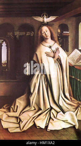 La « Marie de l'Annonciation » de Jan van Eyck, tirée du « retable de Gand », est une pièce maîtresse de l'art de la Renaissance du Nord, connue pour ses détails exquis, son utilisation de peintures à l'huile et sa représentation réaliste des figures religieuses. Banque D'Images