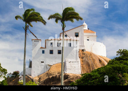 Vue avant du Convento da Penha, 454 ans d'un monastère franciscain de Vila Velha, ville de l'état d'Espirito Santo, Brésil Banque D'Images