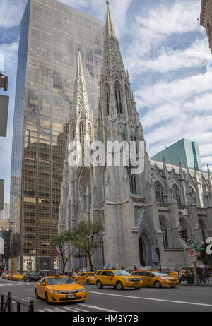 La Cathédrale St Patrick, la 5e Avenue, Manhattan, New York City, USA Banque D'Images