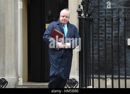 Chancelier du duché de Lancaster Patrick McLoughlin quitte 10 Downing Street, Londres, après une réunion du Cabinet. Banque D'Images