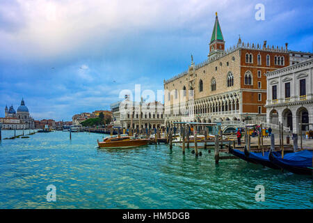 Italie Vénétie Venise Riva degli Schiavoni - Palazzo Ducale et clocher de Saint Marco Banque D'Images