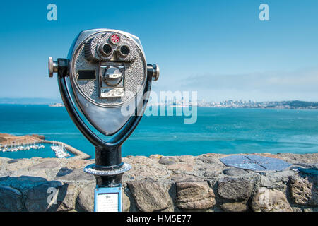 Visionneuse binoculaire touristique de la baie de San Francisco Banque D'Images