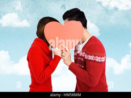Couple romantique forme de coeur et à s'embrasser Banque D'Images