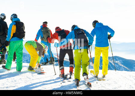 CHOPOK, Slovaquie - 24 janvier 2017 : préparation pour les skieurs et planchistes de descente haut de Chopok montagne à une station de ski de Jasna, 24 Janvier Banque D'Images