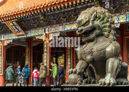 Garde lion, Summer Palace, Beijing, République populaire de Chine Banque D'Images