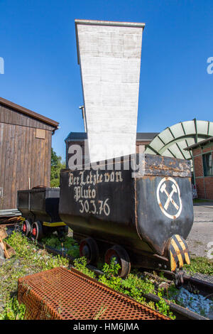 Camion de charbon, utilisé dans les mines de charbon, pour transporter le charbon et les roches à la surface, aujourd'hui une mémoire historique, souvenir, après les mines de charbon ont été fermées, en Banque D'Images