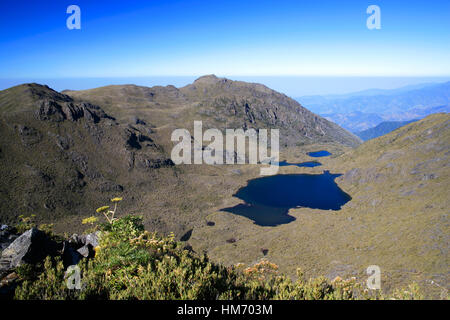 Chirripó lac vu du sommet du Mont Chirripó, Costa Rica - la plus haute montagne de 3820m. Parc National Chirripó, Costa Rica. Banque D'Images