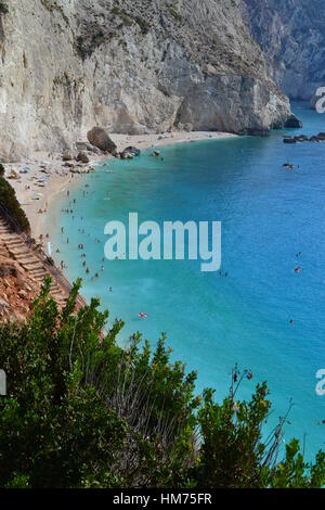 Plage de Porto Katsiki est l'une des plus belles plages de la Grèce, la mer turquoise, caillou, etui transparent de l'eau claire. Banque D'Images