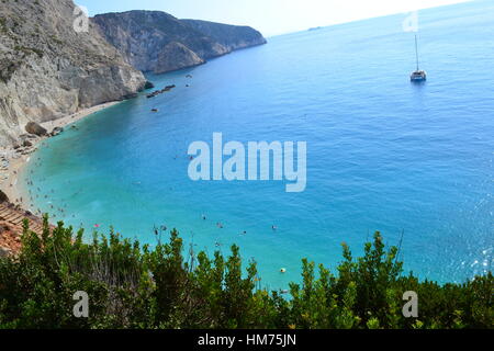 Plage de Porto Katsiki est l'une des plus belles plages de la Grèce, la mer turquoise, caillou, etui transparent de l'eau claire. Banque D'Images
