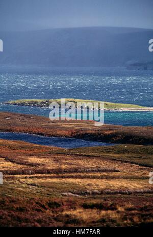 Bandes de terre fait saillie dans le Loch Eriboll (Lac), Ecosse, Royaume-Uni. Banque D'Images
